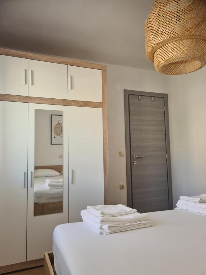 Hello Sunshine - Apartment On The Beach Zubovići Eksteriør billede